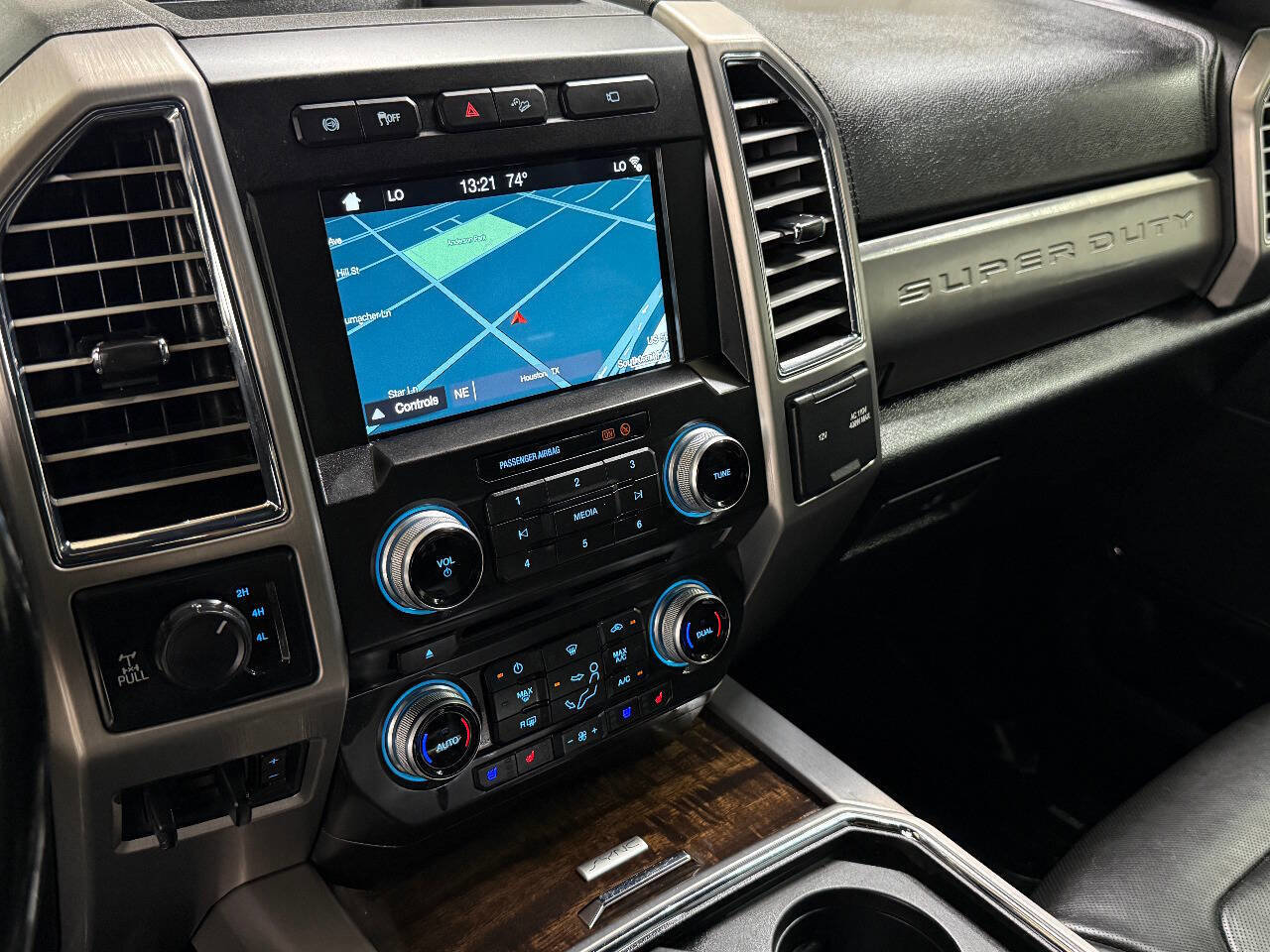 Used 2017 Ford F250 Platinum w/ FX4 Off-Road Package image 60