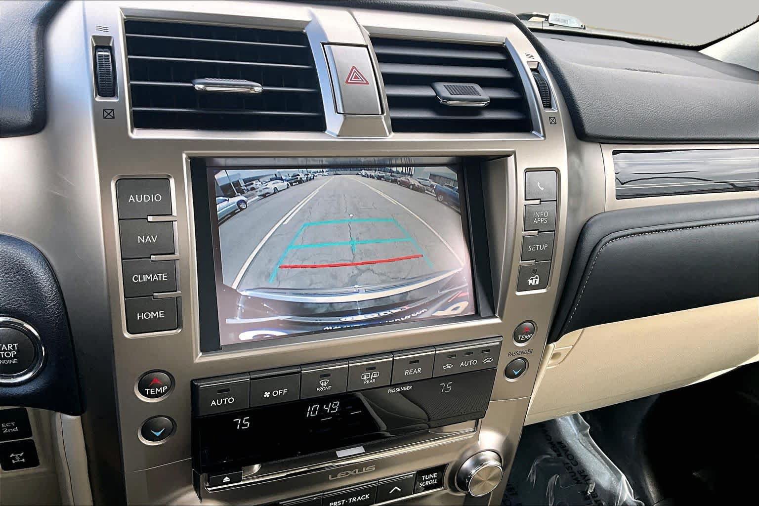 Used 2021 Lexus GX 460 Premium w/ Accessory Package AWD/4WD image 27