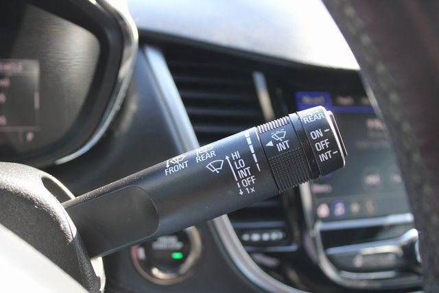 Used 2022 Chevrolet Trax LT w/ LT Convenience Package image 31