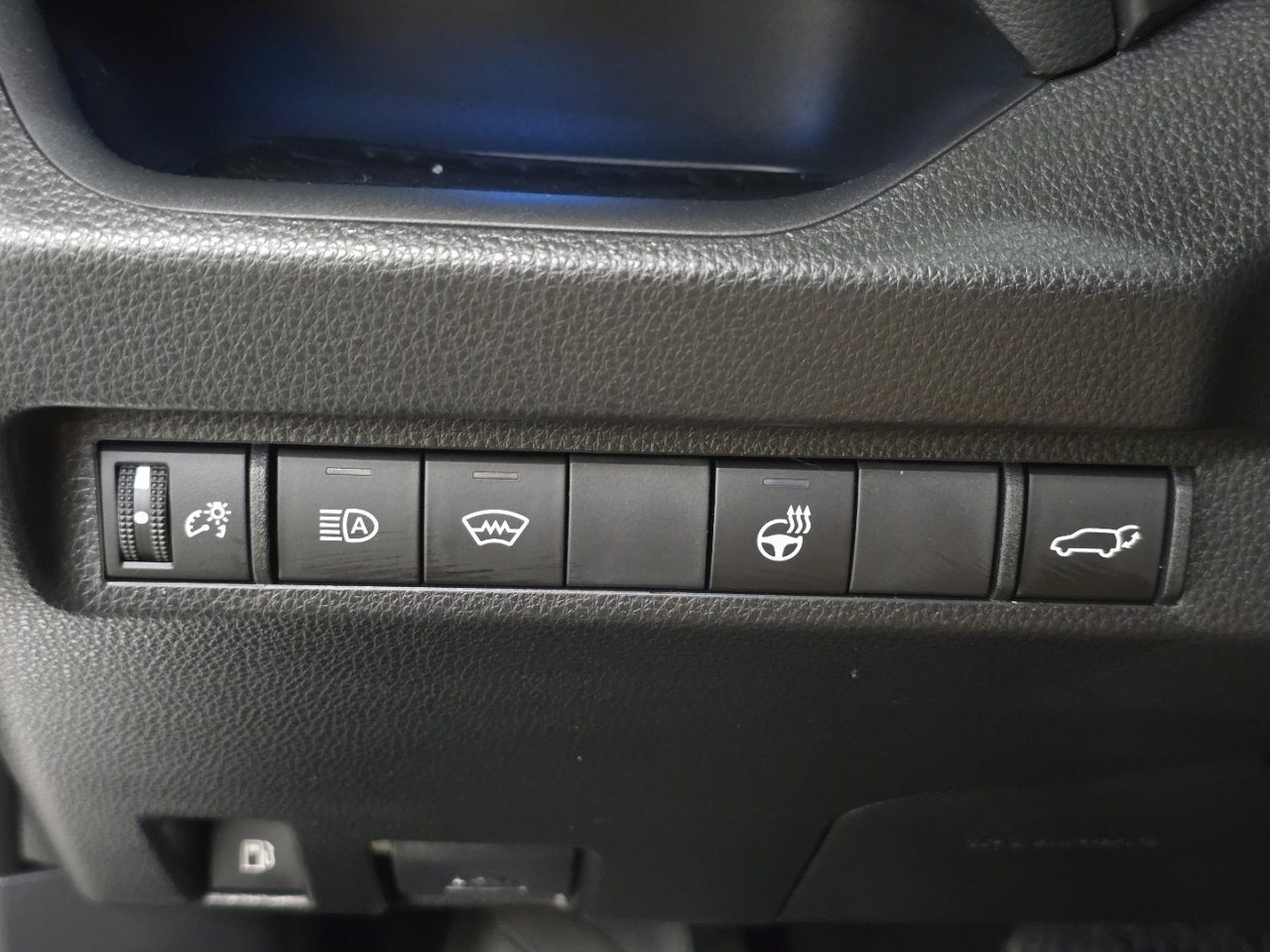 Certified 2025 Toyota RAV4 XSE w/ Weather Package image 9