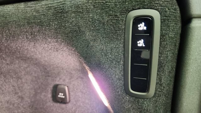 New 2026 Volvo EX90 Plus AWD/4WD image 44