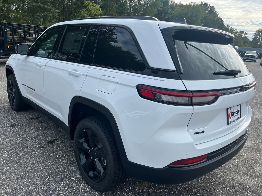 New 2025 Jeep Grand Cherokee Altitude image 29