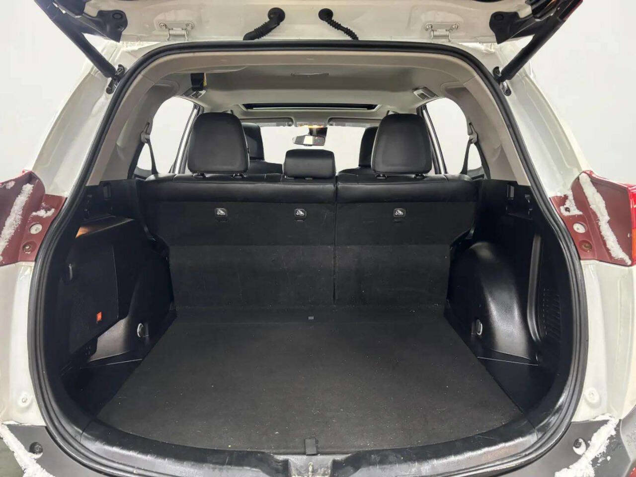 Used 2014 Toyota RAV4 Limited w/ Technology Package AWD/4WD image 17