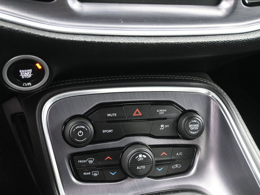 Used 2017 Dodge Challenger R/T image 27