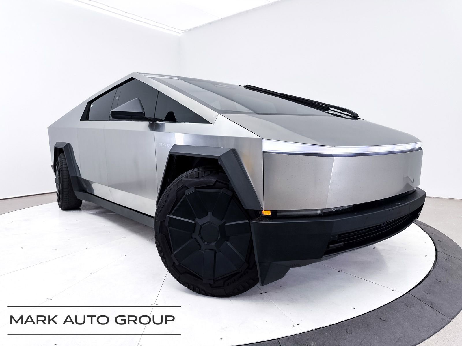Used 2024 Tesla Cybertruck AWD Crew Cab image 1
