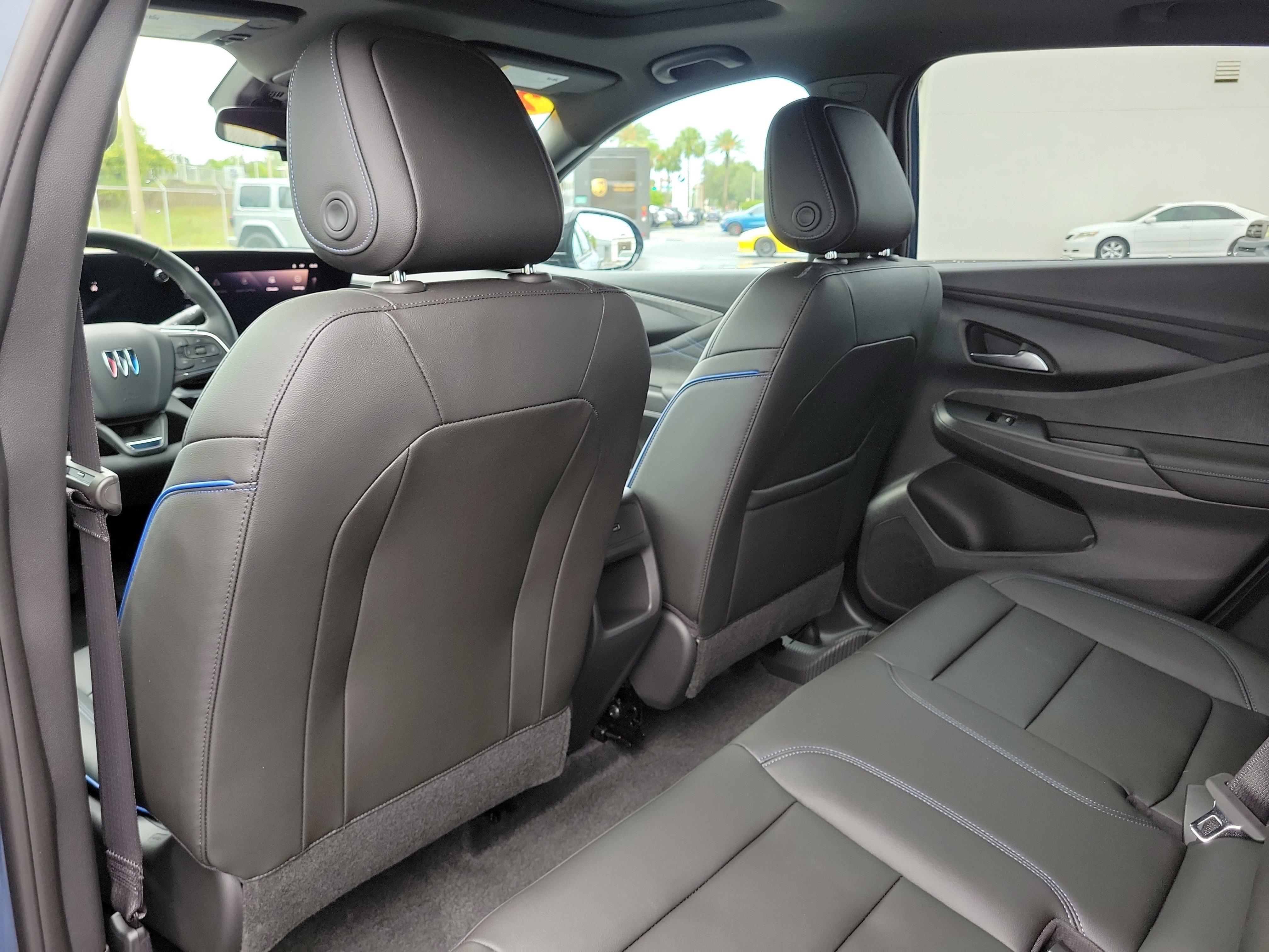 Used 2025 Buick Envista Sport Touring w/ Convenience I Package FWD image 12