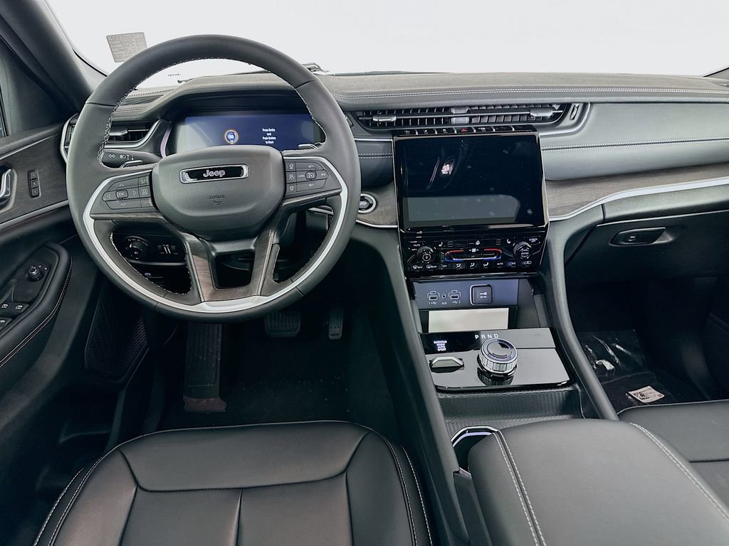 New 2025 Jeep Grand Cherokee L Limited image 30