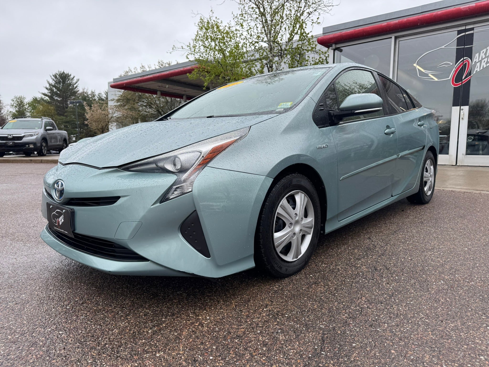 Used 2016 Toyota Prius Two w/ Preferred Accessory Package FWD image 1