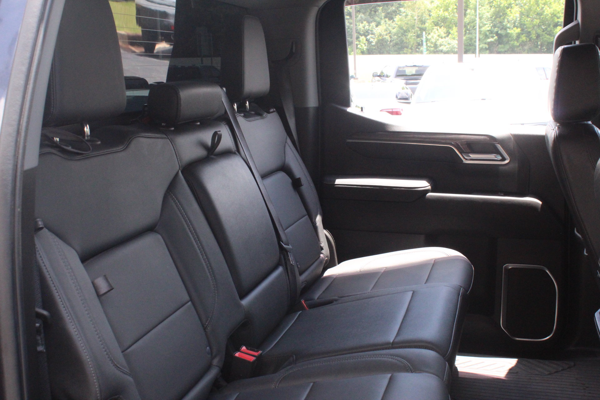 Used 2022 Chevrolet Silverado 1500 LTZ AWD/4WD image 33