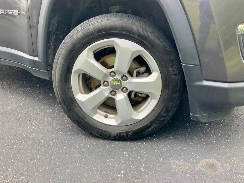 Used 2019 Jeep Compass Latitude w/ Popular Equipment Group AWD/4WD image 25