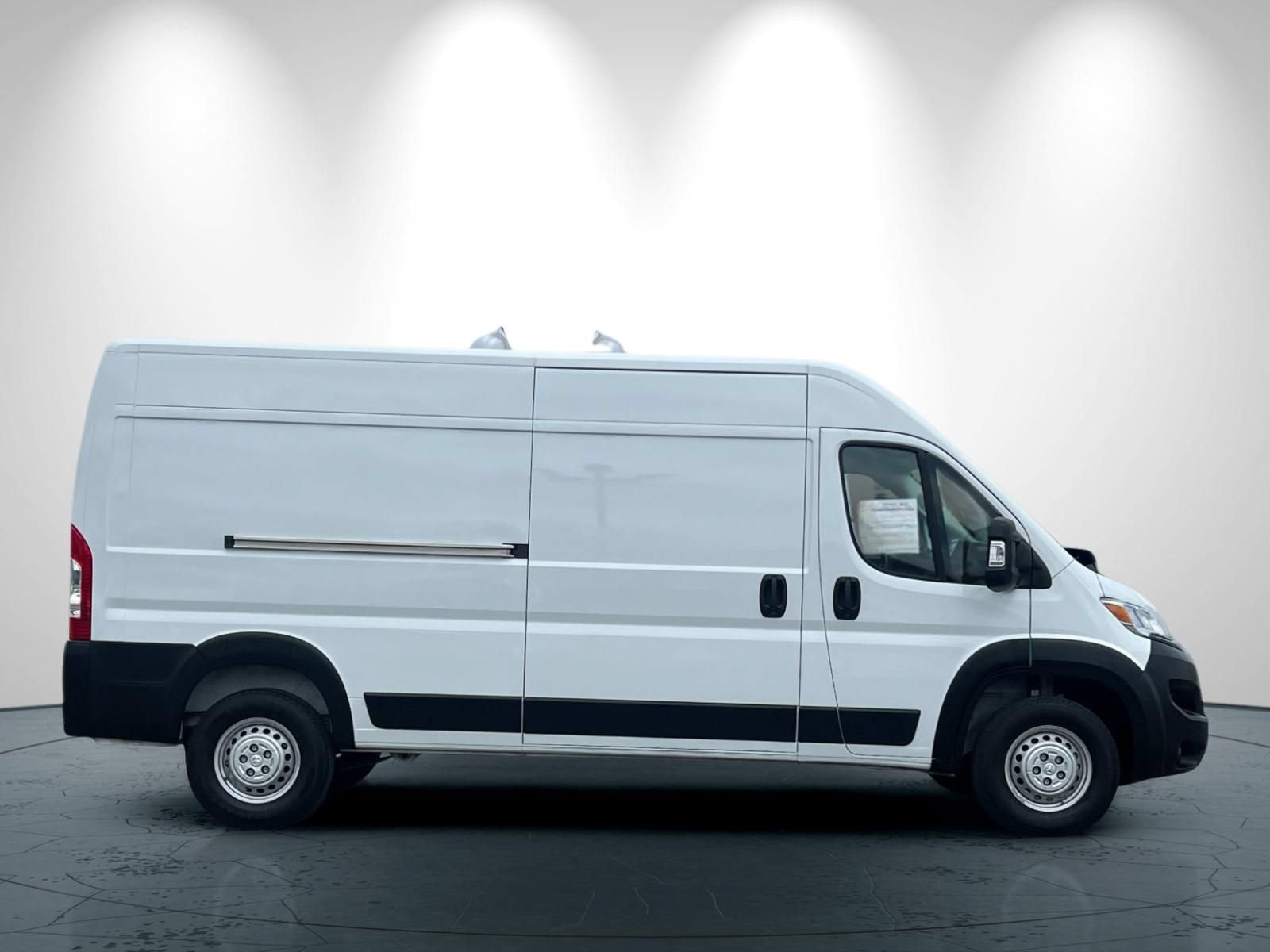 Used 2026 RAM ProMaster 2500 w/ Convenience Group FWD image 3