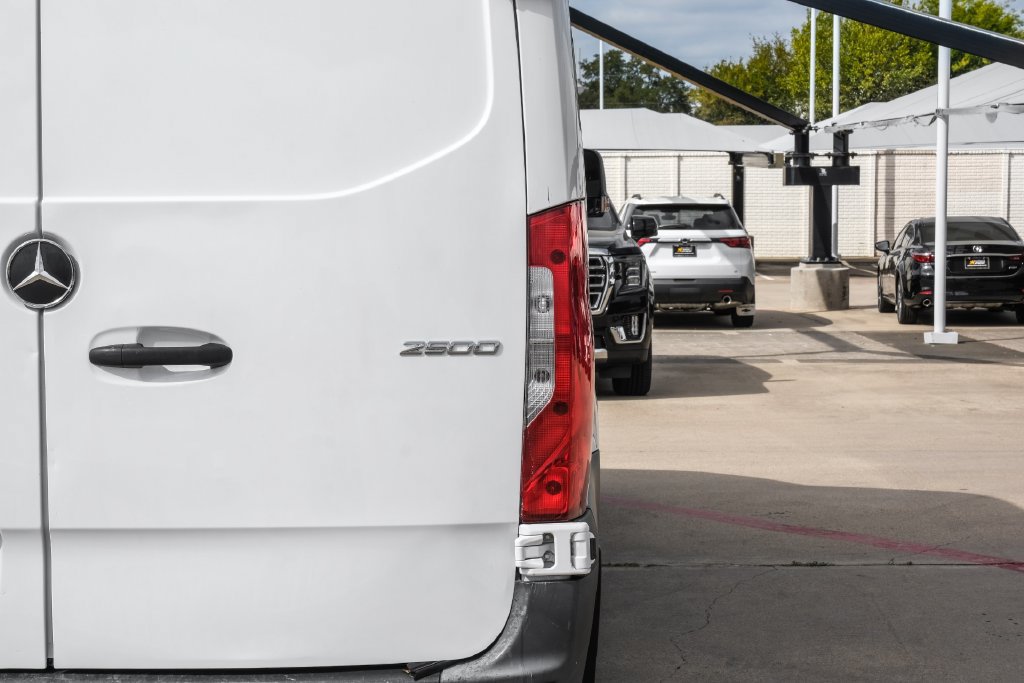 Used 2023 Mercedes-Benz Sprinter 2500 w/ Acoustic Package image 40