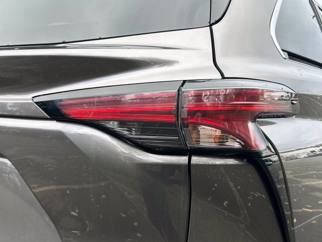 Used 2022 Toyota Sienna XLE AWD/4WD image 12