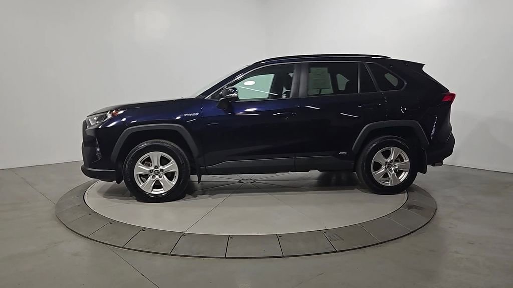Used 2021 Toyota RAV4 XLE w/ Convenience Package image 2