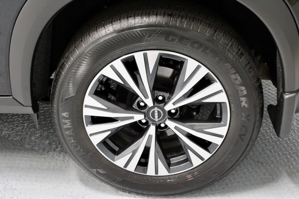 Used 2023 Nissan Rogue SV FWD image 18