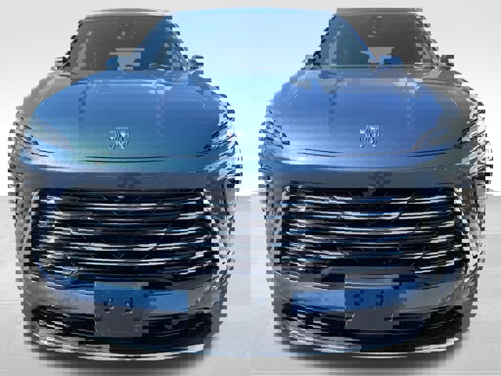 Used 2025 Buick Enclave Preferred AWD/4WD image 2