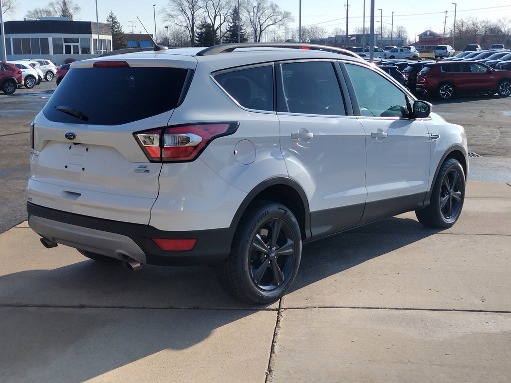 Used 2017 Ford Escape SE w/ Equipment Group 201A image 16