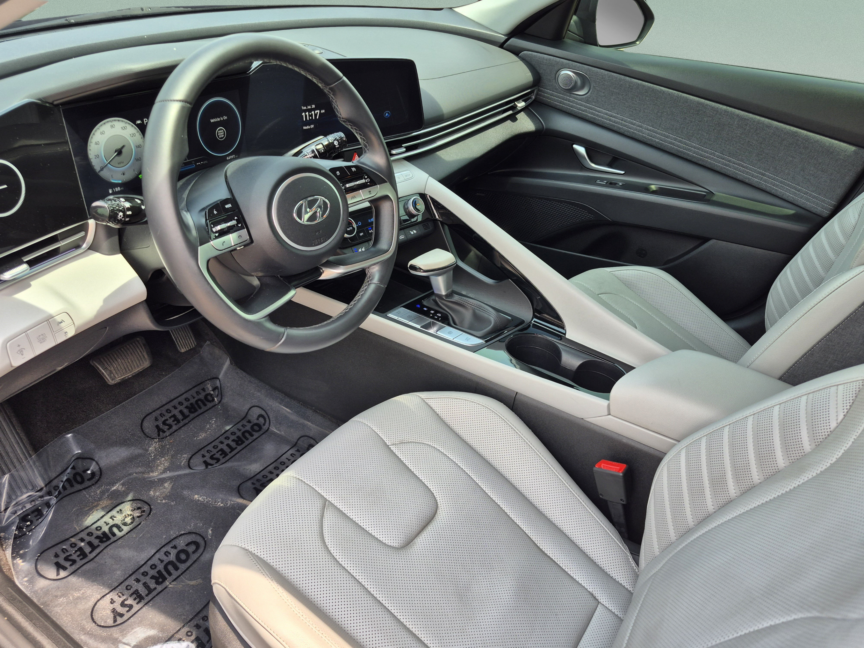 Certified 2023 Hyundai Elantra Limited FWD image 16