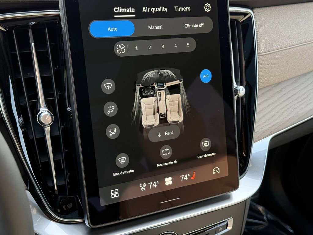 New 2026 Volvo XC90 B6 Plus w/ Protection Package Premier image 22