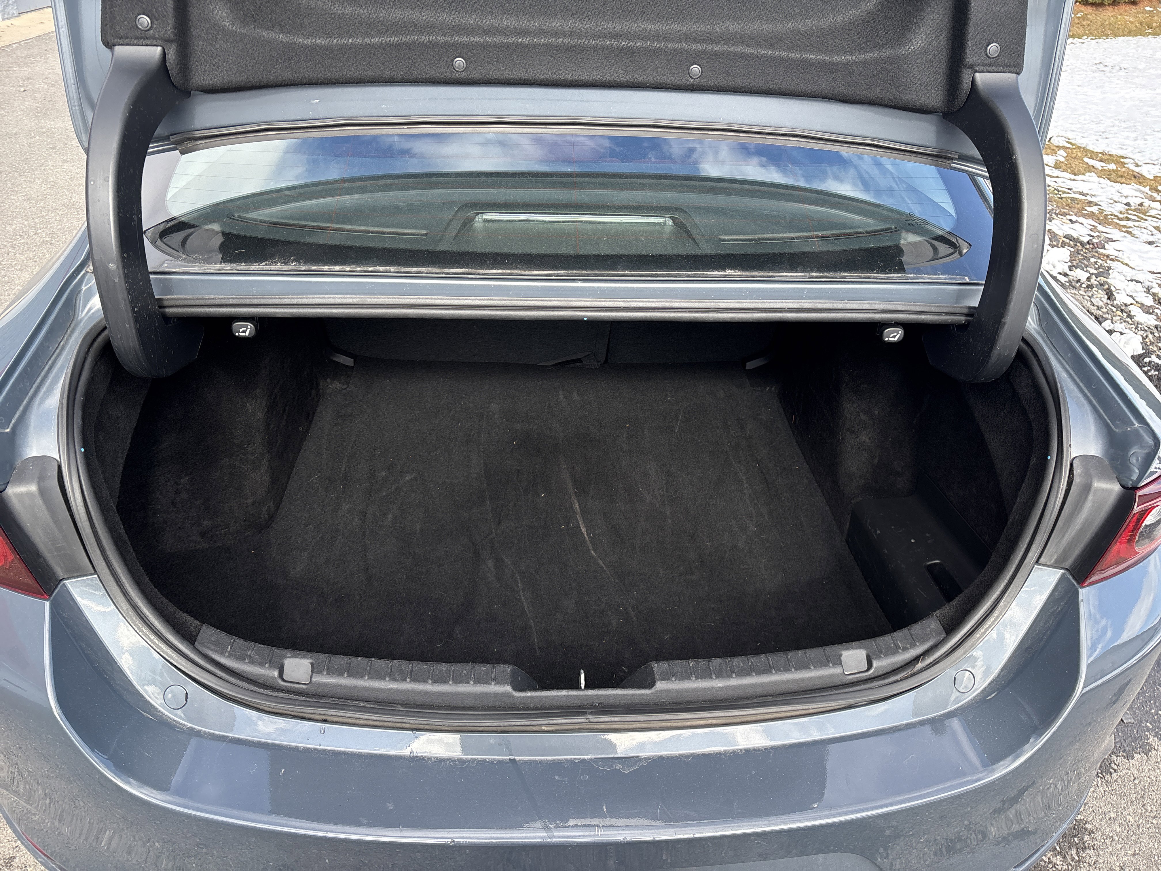 Used 2024 MAZDA MAZDA3 s video 5