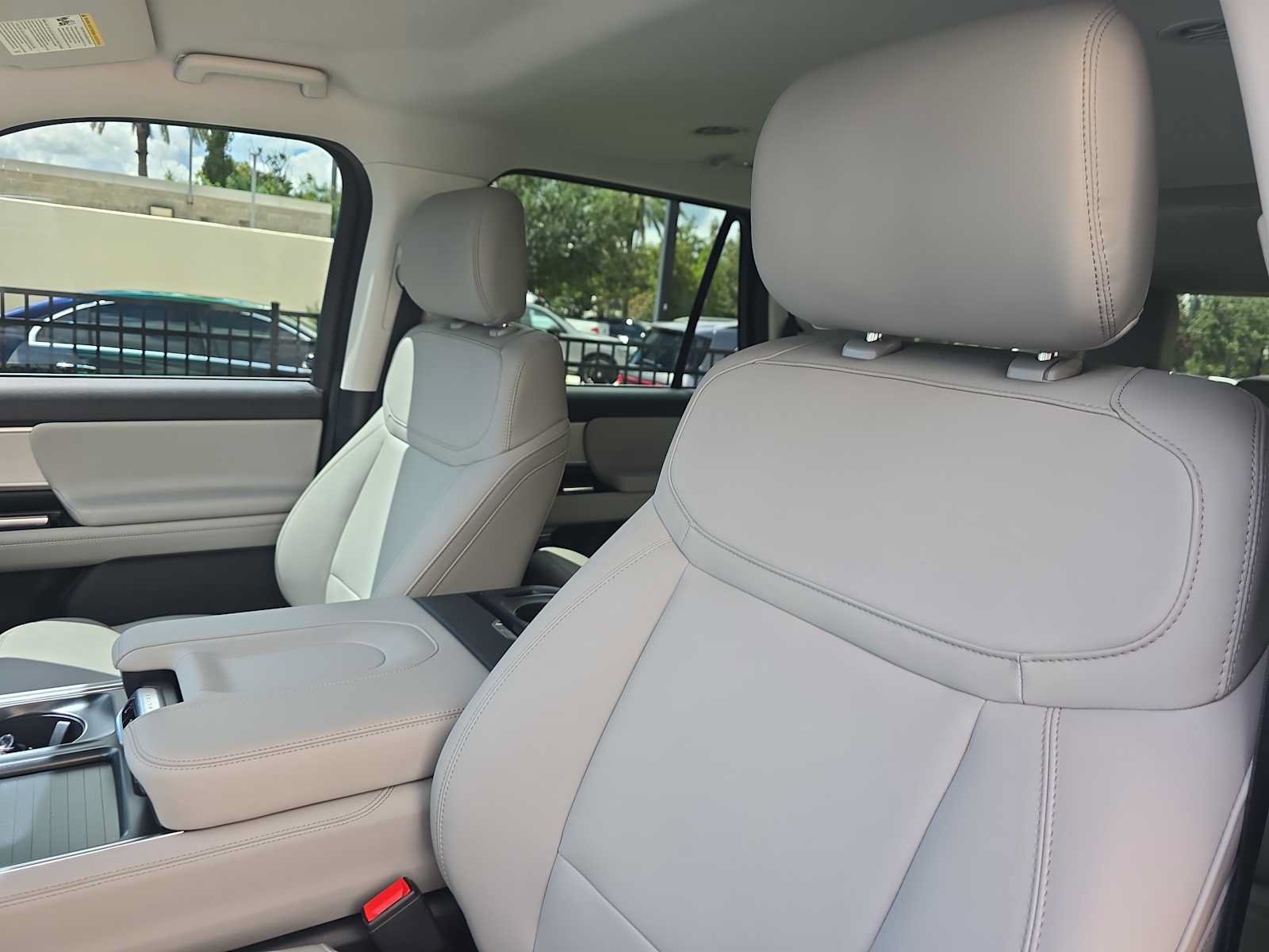 Used 2026 Ford Expedition Active RWD image 22