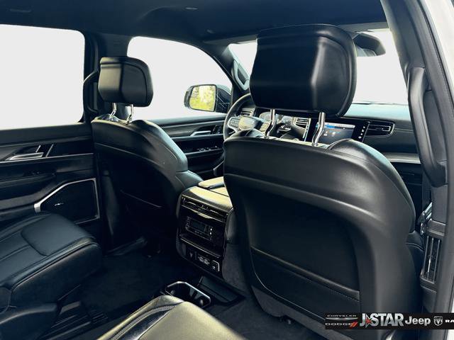 Used 2023 Jeep Wagoneer Series III w/ Flexible Seating Group RWD image 25