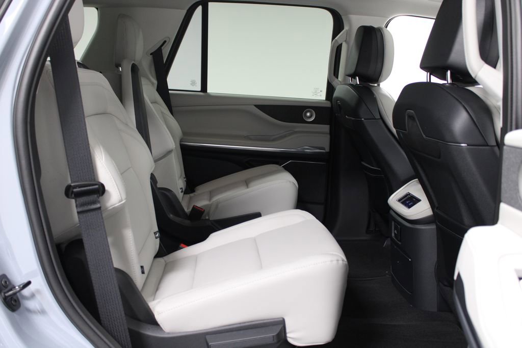 New 2026 Lincoln Navigator Reserve image 32