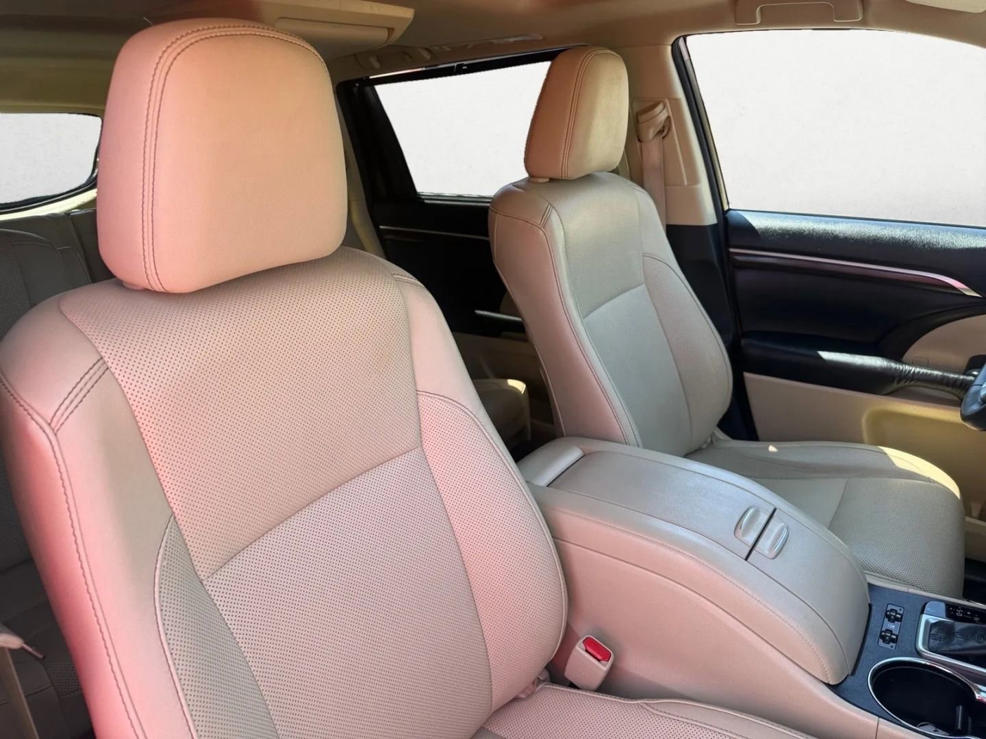 Used 2016 Toyota Highlander Limited image 29