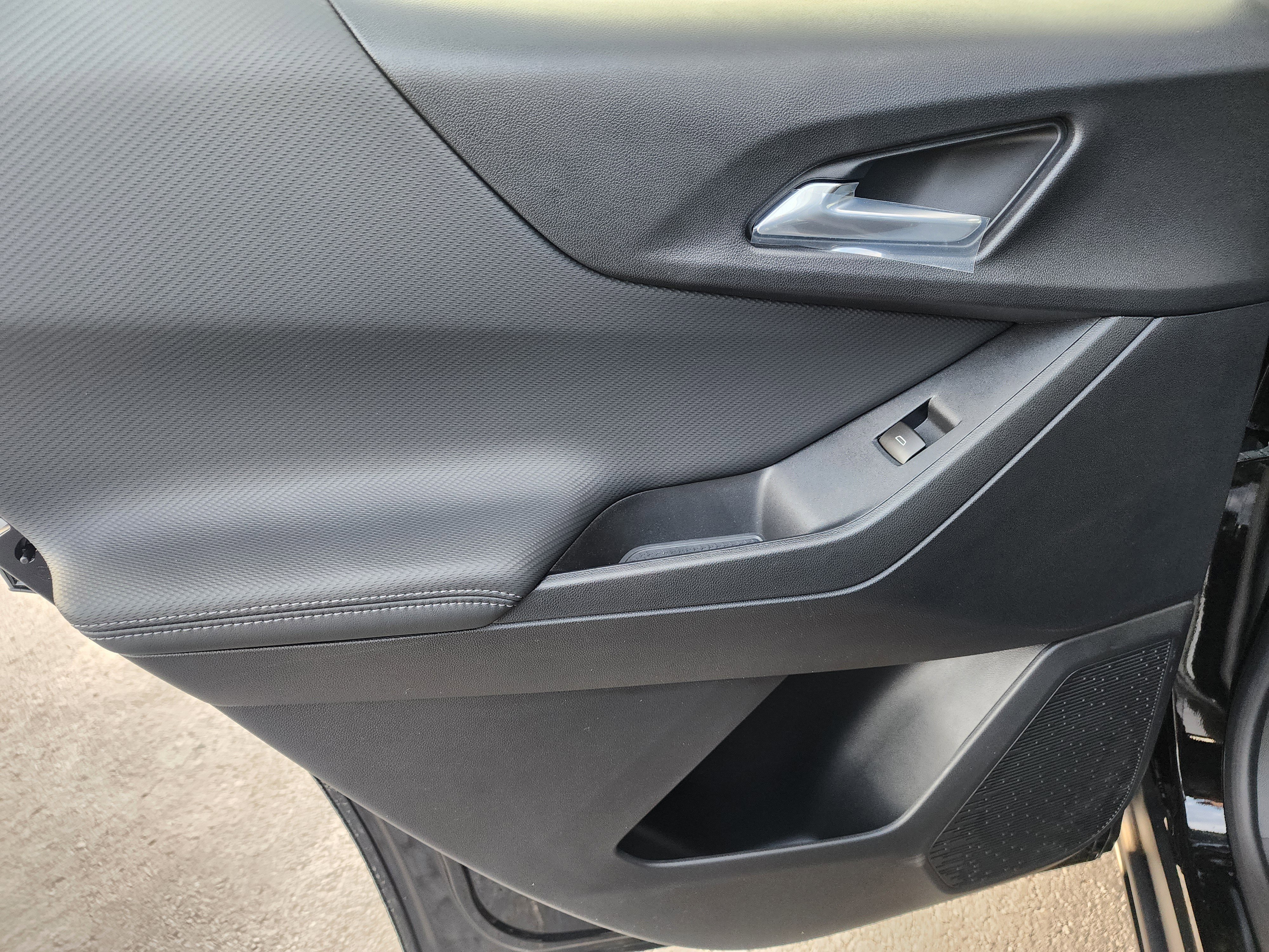 New 2026 Chevrolet Equinox LT w/ Convenience Package II image 16