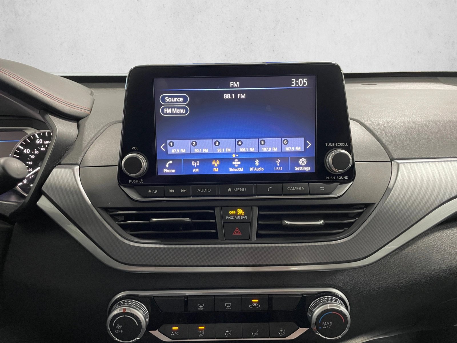 Used 2024 Nissan Altima 2.5 SR FWD image 15