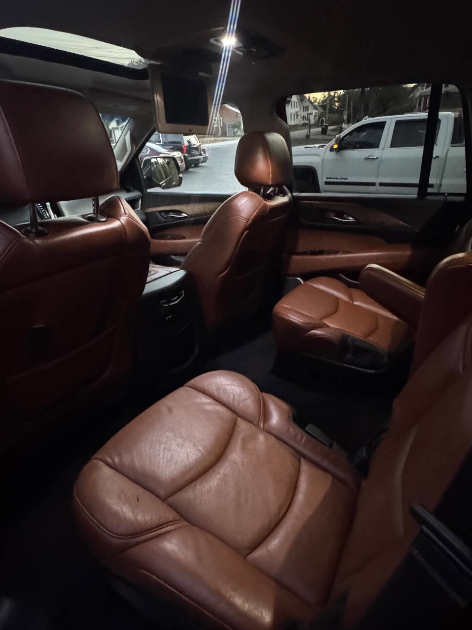 Used 2016 Cadillac Escalade Premium image 8