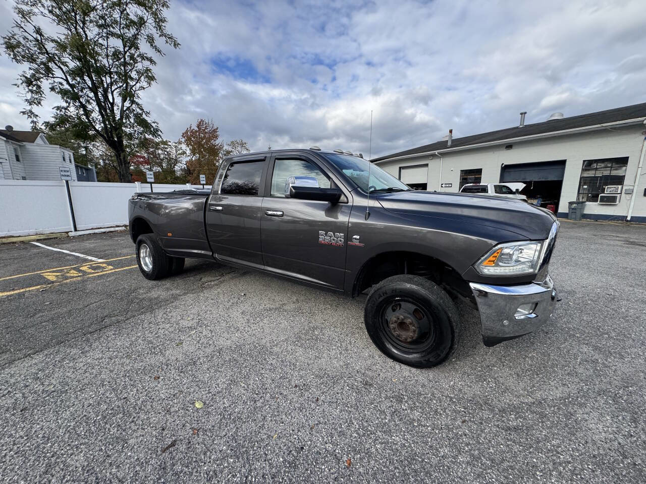 Used 2016 RAM 3500 Laramie image 23
