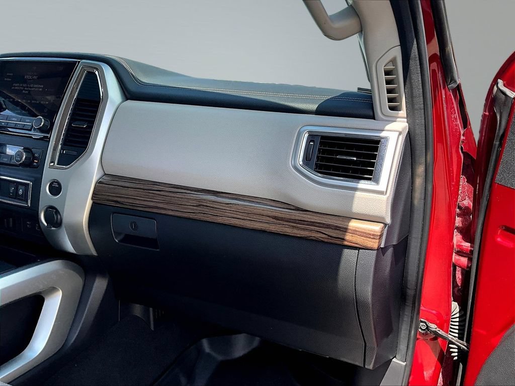 Used 2021 Nissan Titan SL w/ Moonroof Package AWD/4WD image 28