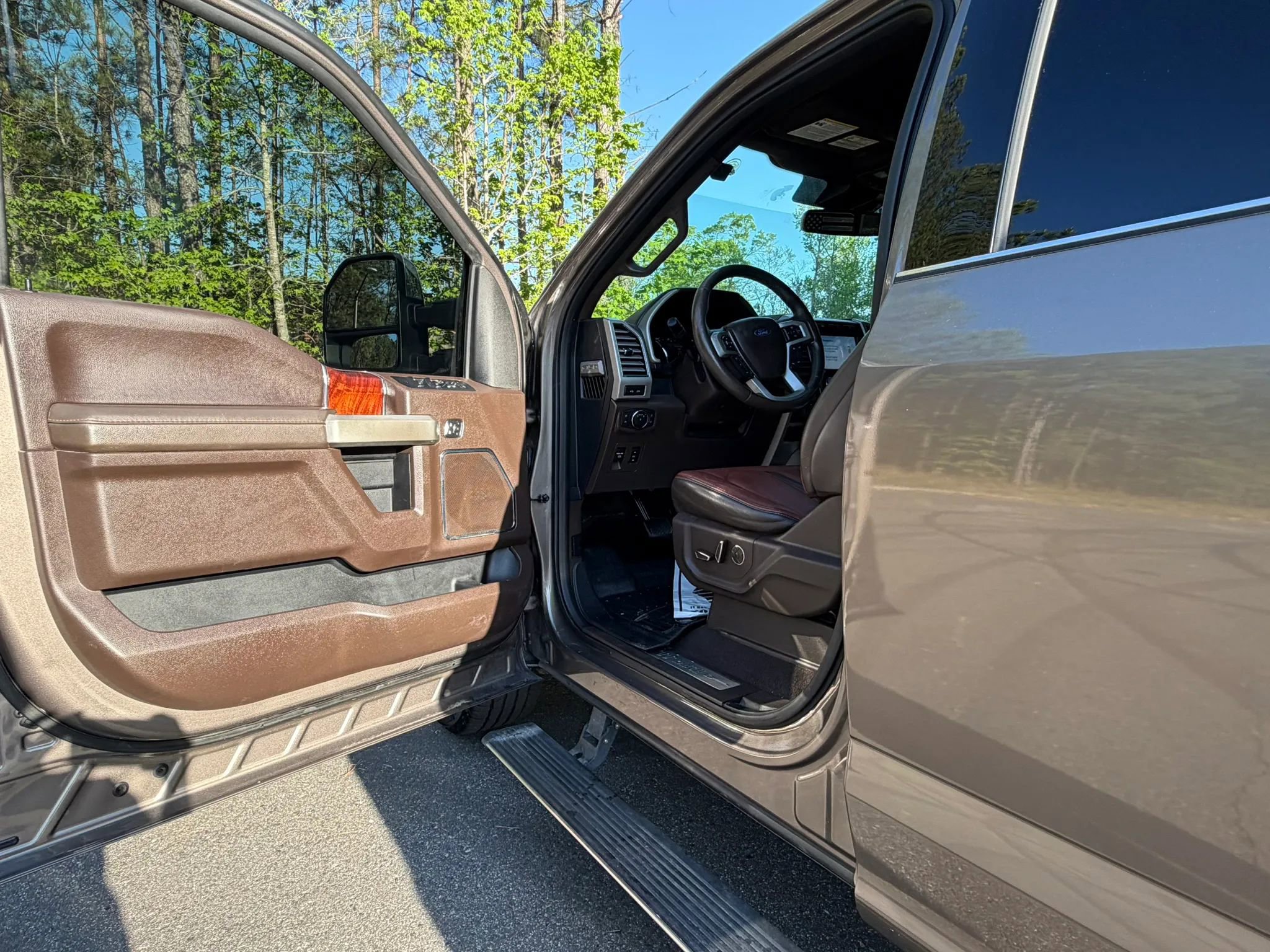 Used 2018 Ford F150 King Ranch w/ Equipment Group 601A Luxury AWD/4WD image 11