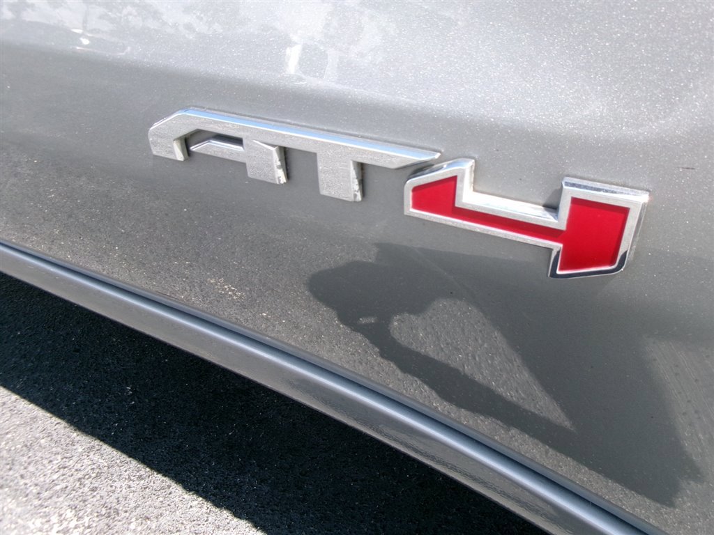 Used 2024 GMC Sierra 1500 AT4 w/ Technology Package image 10