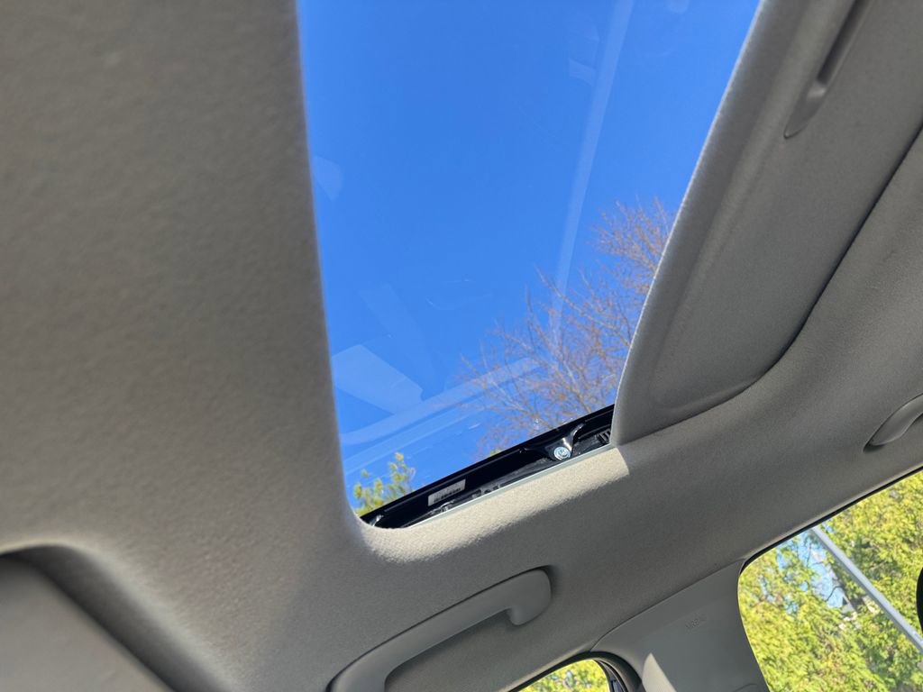 Used 2023 Hyundai Venue SEL image 27