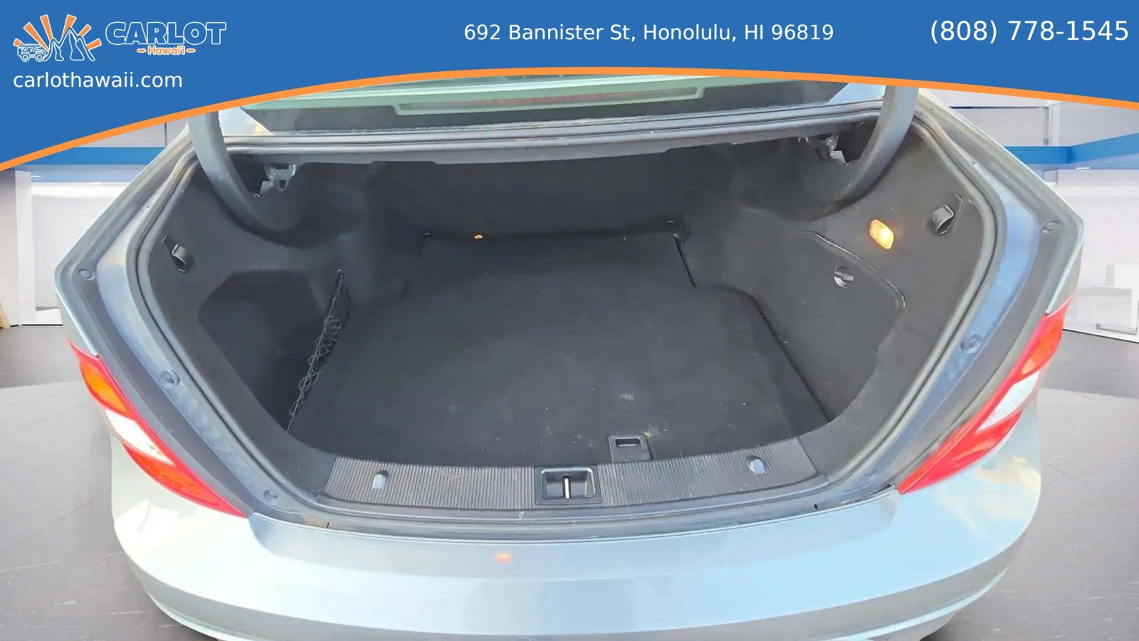 Used 2010 Mercedes-Benz C 300 Sedan w/ Dynamic Handling Pkg image 15