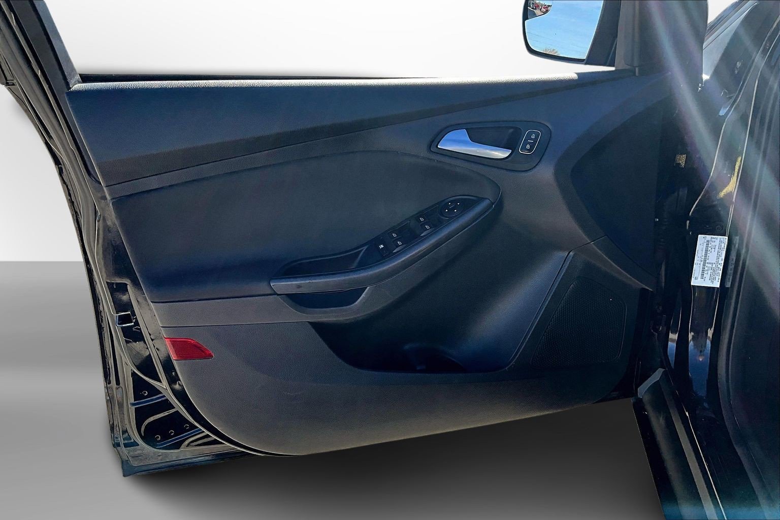 Used 2018 Ford Focus SEL image 25