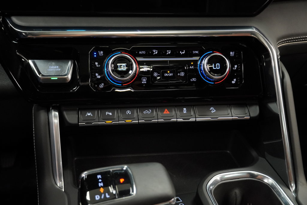 Certified 2025 GMC Sierra 1500 Denali Ultimate AWD/4WD image 24