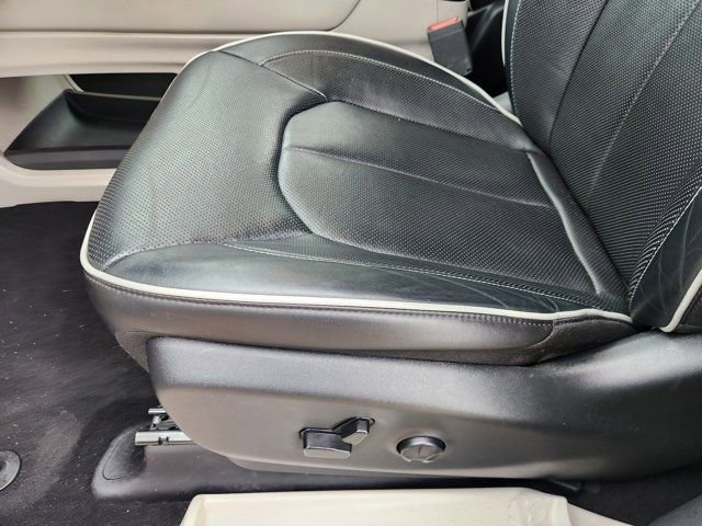 Used 2023 Chrysler Pacifica Limited image 26
