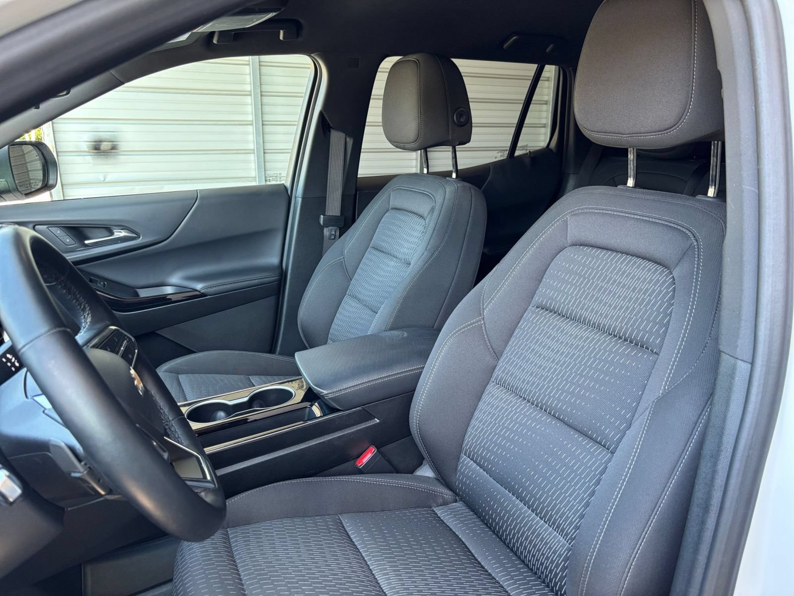 Used 2025 Chevrolet Equinox LT FWD image 35