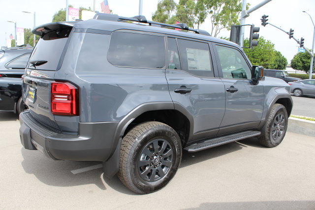New 2027 Toyota Land Cruiser w/ Premium Package AWD/4WD image 7