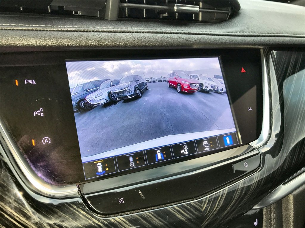 Used 2023 Cadillac XT6 Premium Luxury image 17
