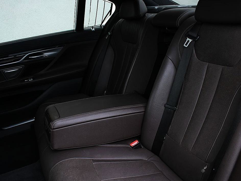 Used 2016 BMW 740i RWD image 18