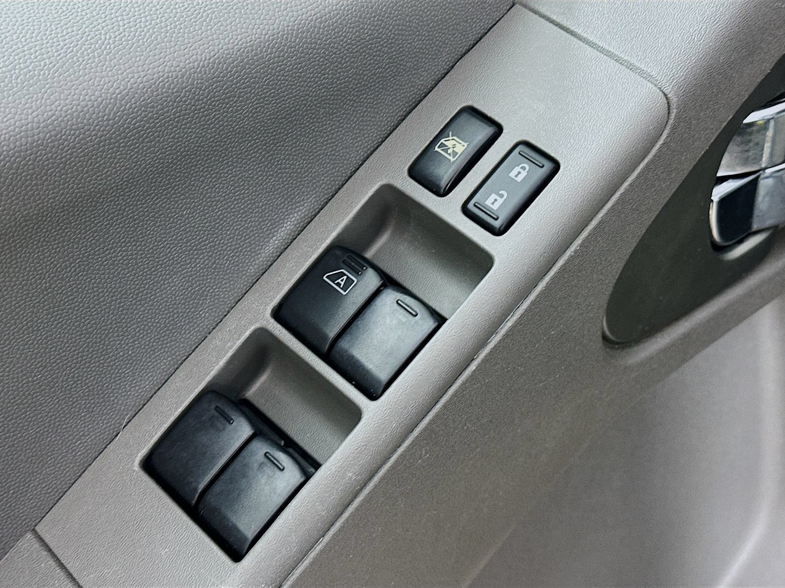 Used 2019 Nissan Frontier SV RWD image 16