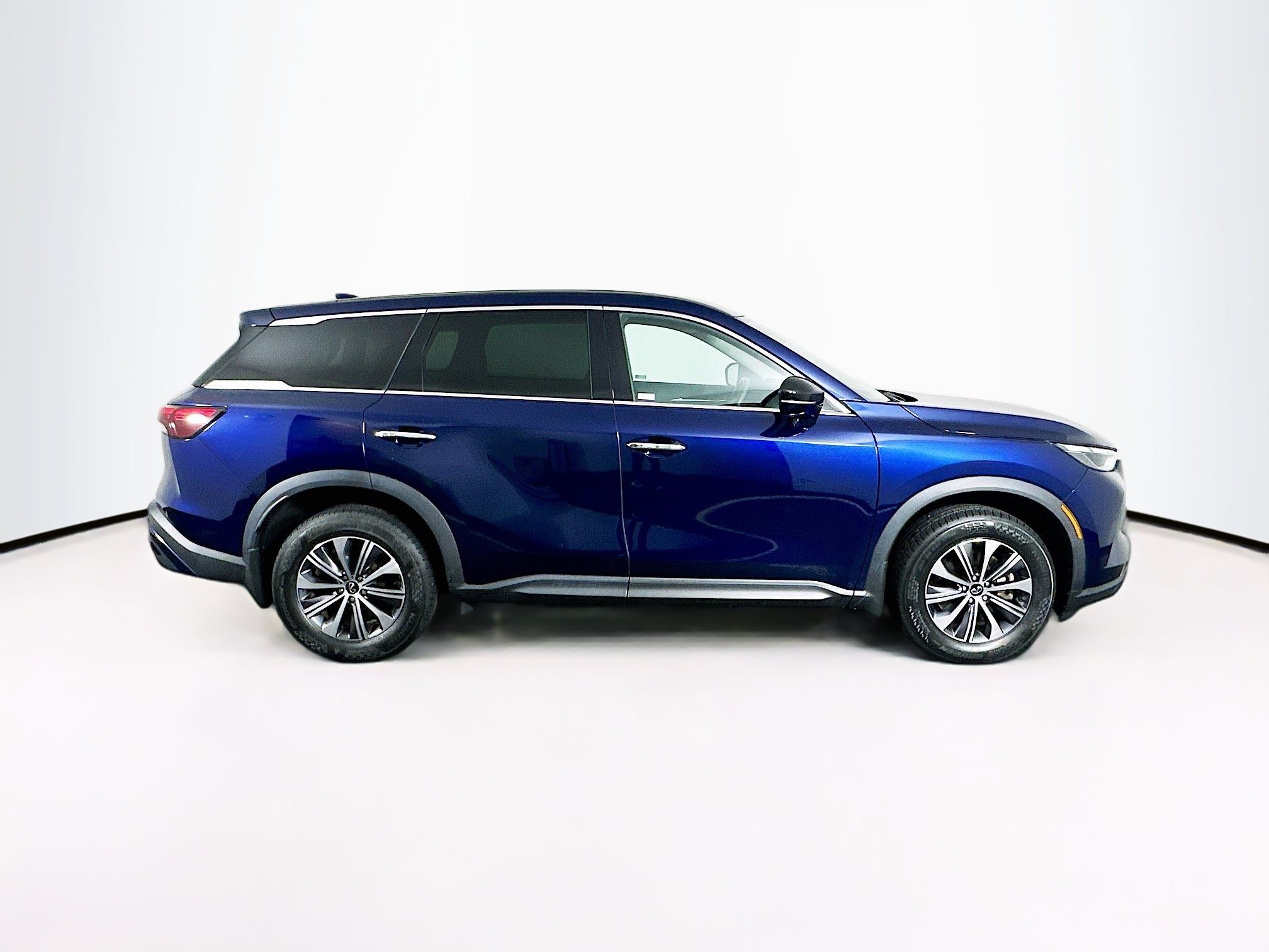 Used 2023 INFINITI QX60 Pure AWD/4WD image 10