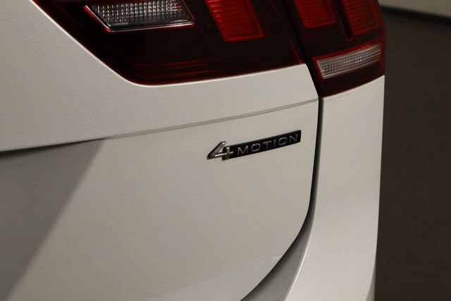Used 2023 Volkswagen Tiguan SE R-Line AWD/4WD image 42