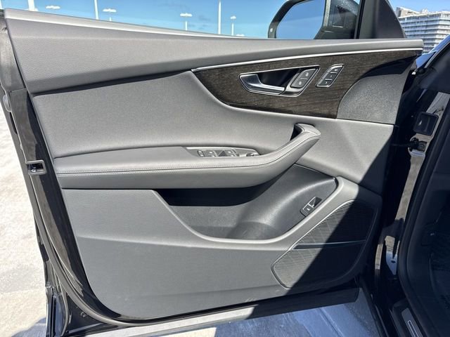 Used 2025 Audi Q8 Premium Plus AWD/4WD image 13