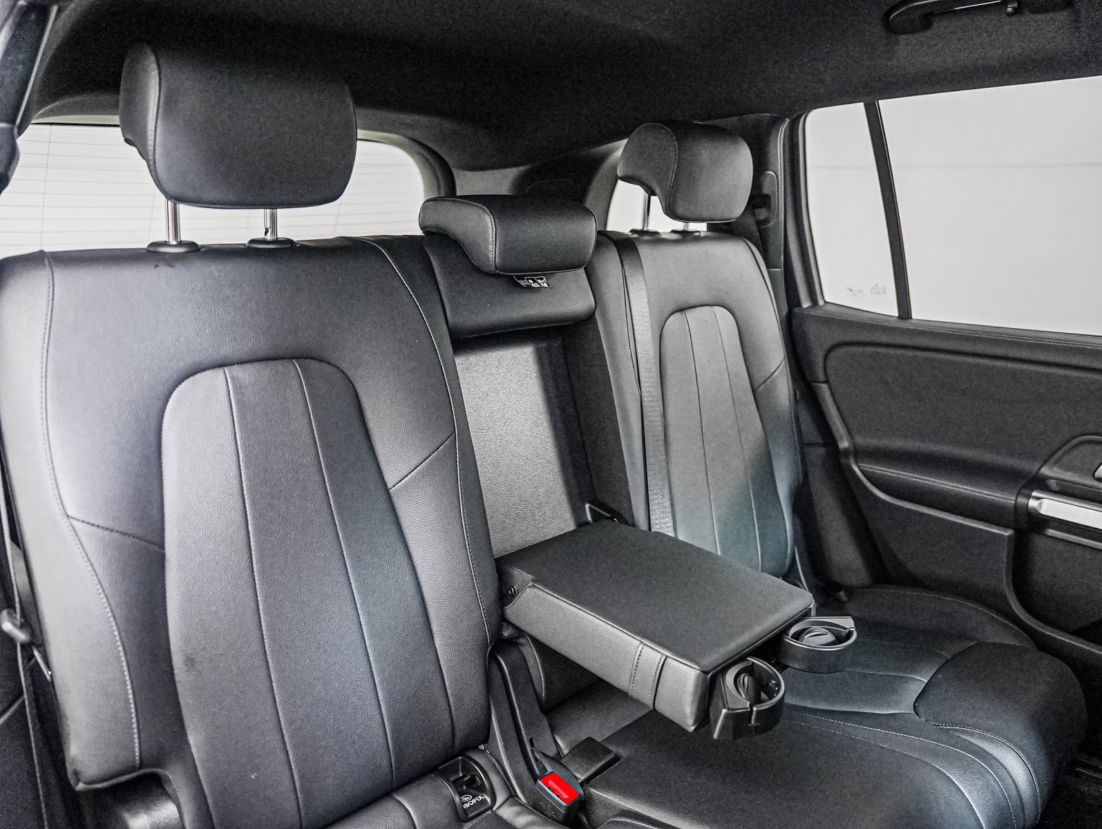 Certified 2023 Mercedes-Benz EQB 250+ w/ Exclusive Package image 13