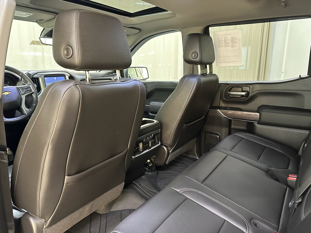 Used 2020 Chevrolet Silverado 1500 LTZ w/ LTZ Plus Package AWD/4WD image 19